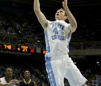 重要助攻引爆全场！西亚卡姆意外战胜篮网观众掌声雷动